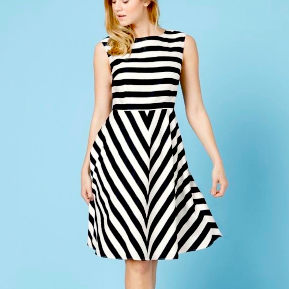 Boden Mara Swishy Dress Black & White Stripe size 10 EUC